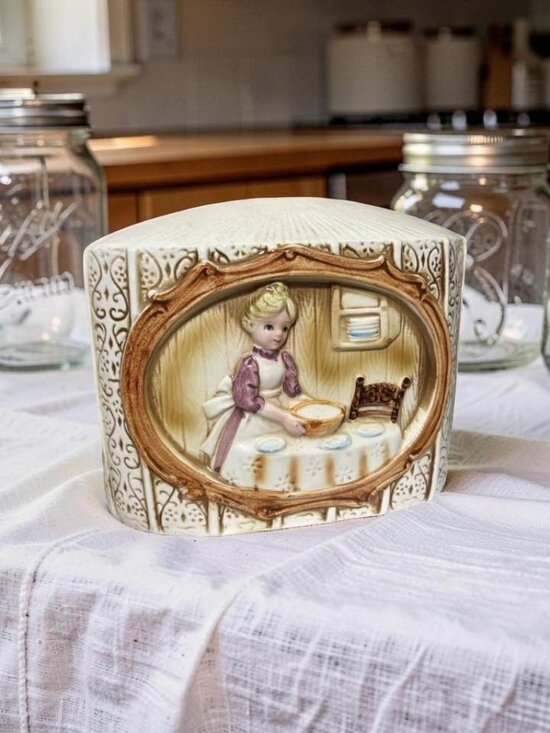 Sears Roebuck Other - Vintage 1978 Sears Roebuck Ceramic Napkin Holder With Pioneer Women Girl Baking